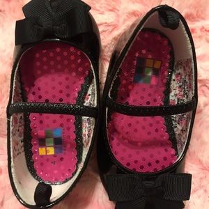 Healthtex black patent toddler girls shoes size 4